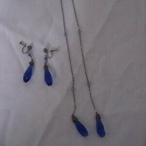 vintage blue glass wrap around necklace with matching drop screw on earrings
